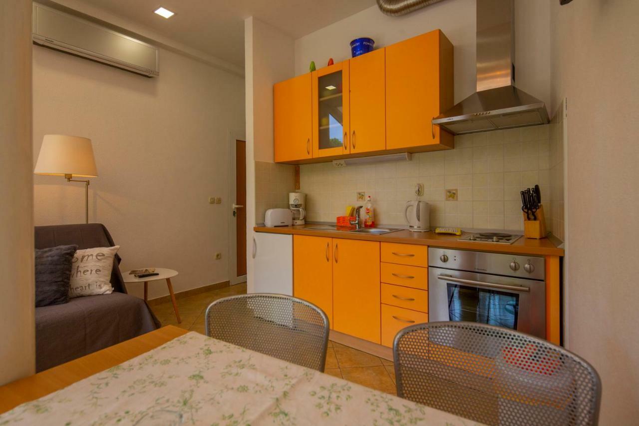 マカルスカVila Nikoアパートメント エクステリア 写真